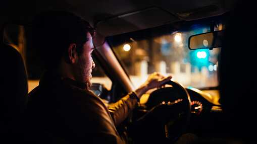 Joven se lanzó de taxi informal luego de que intentaron escopolaminarla en Quito