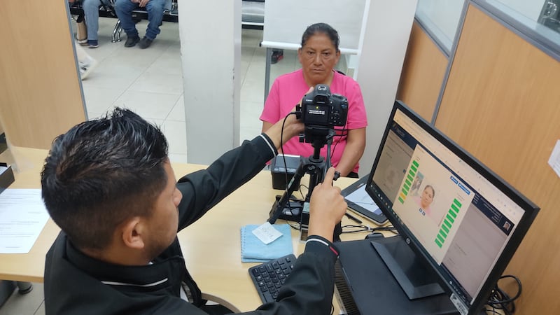 Ciudadanos podrán obtener su cédula este sábado en agencias del Registro Civil.
