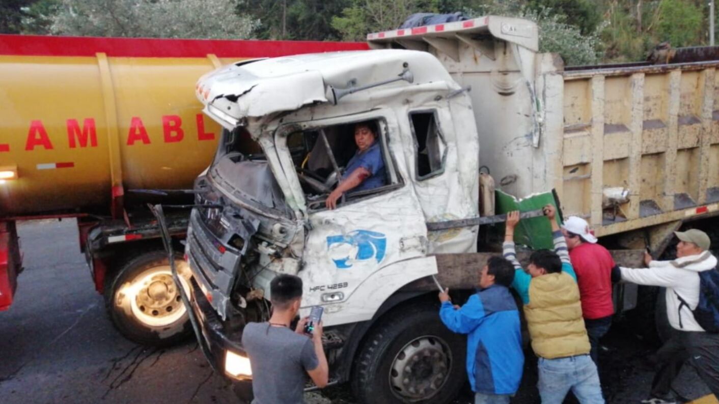 Accidente de tránsito múltiple en la avenida Simón Bolívar
