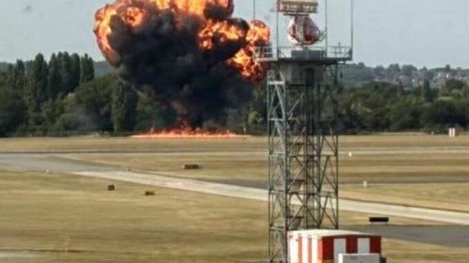 Grave accidente de aeronave en Londres - Fuente: Video de X