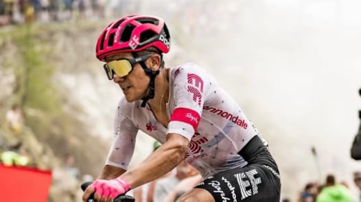 Richard Carapaz se prepara para el Tour de Francia.