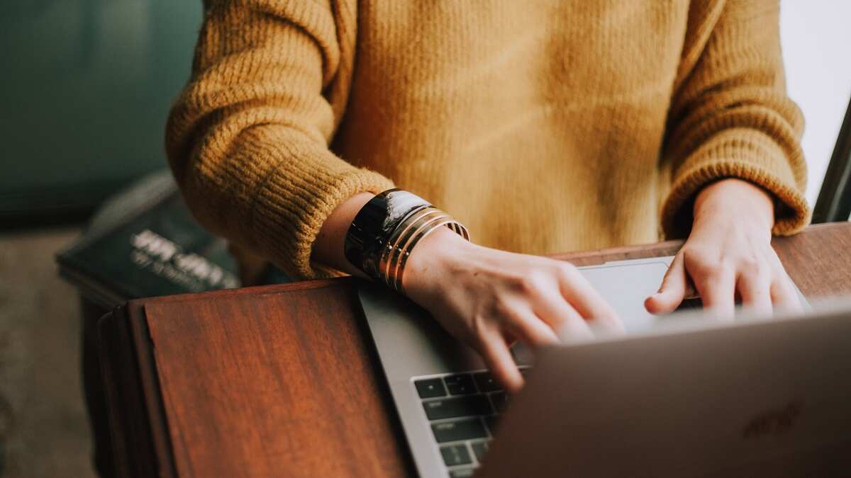 BÚSQUEDA DE EMPLEO |