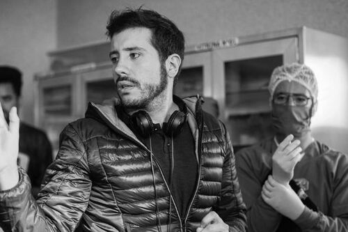 Jorge Ulloa es nominado a los Premios Emmy con “Y llegaron de noche”, serie protagonizada por Eugenio Derbez