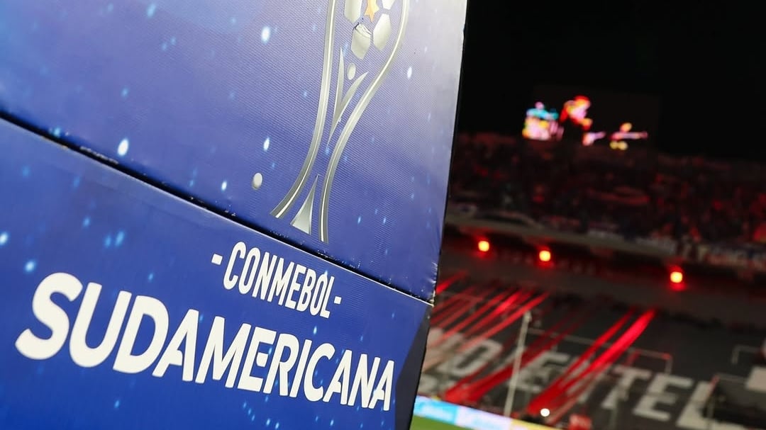 Según informaron este domingo en TyC Sports, en poco menos de dos semanas se conocerán los castigos de Conmebol a la U e Independiente por los disturbios que llevaron a cancelar su partido de octavos de final en la Copa Sudamericana.