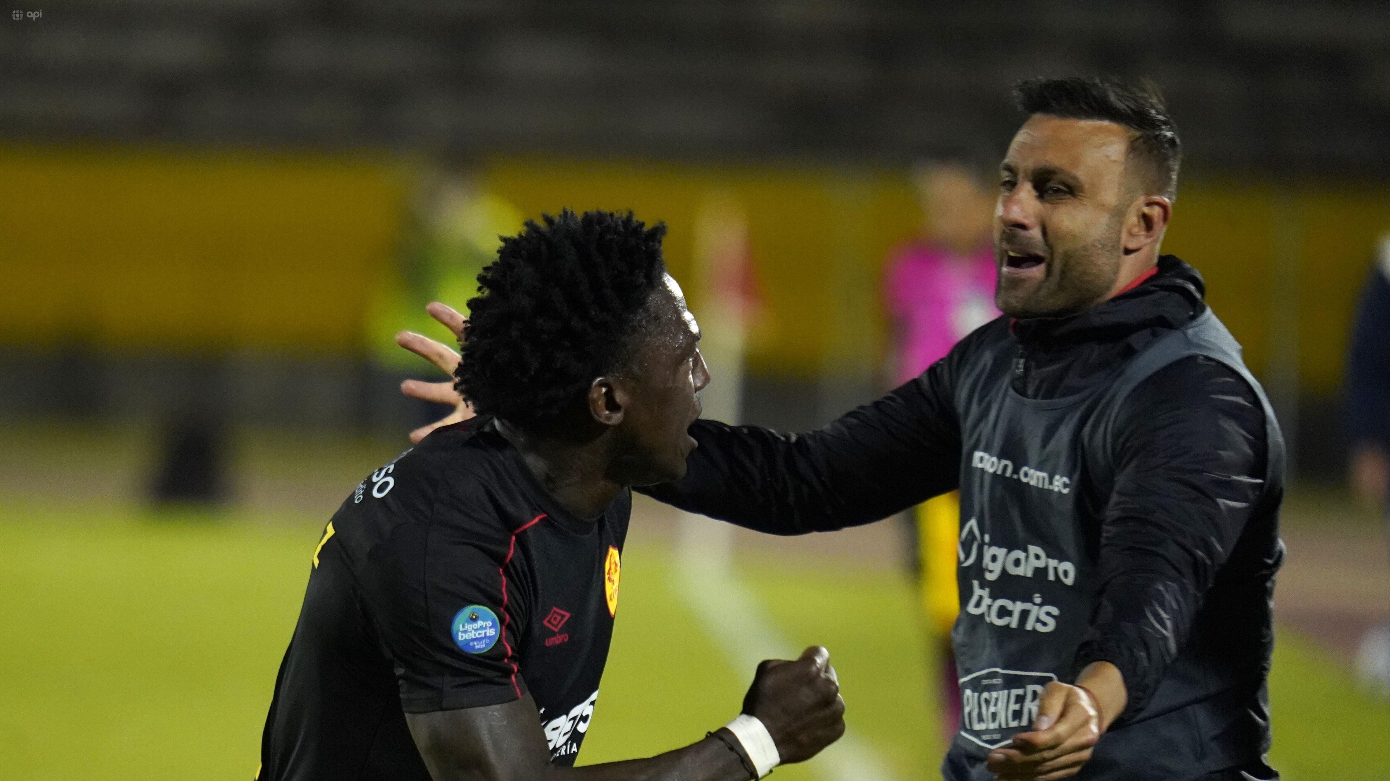 Aucas lucha por su sueño de ser campeón nacional por primera vez.
