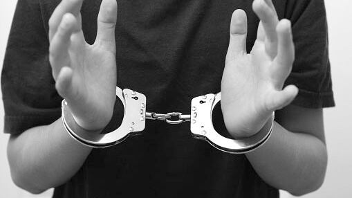 Menores reclutados por el crimen organizado, una realidad alarmante que crece en Ecuador.