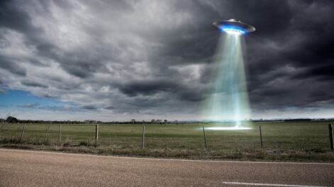 Pentágono ofreció información actualizada sobre la búsqueda de ovnis mientras rastrean vida extraterrestre.
