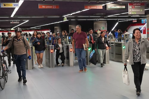 Metro de Quito registra incremento de viajes en medio de reportes por disponibilidad de combustible