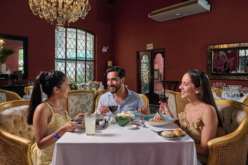 Decameron posiciona su gastronomía como eje clave de la experiencia vacacional