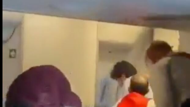 Pasajero quiso abrir la puerta de la cabina de un avión en pleno vuelo Madrid-Caracas