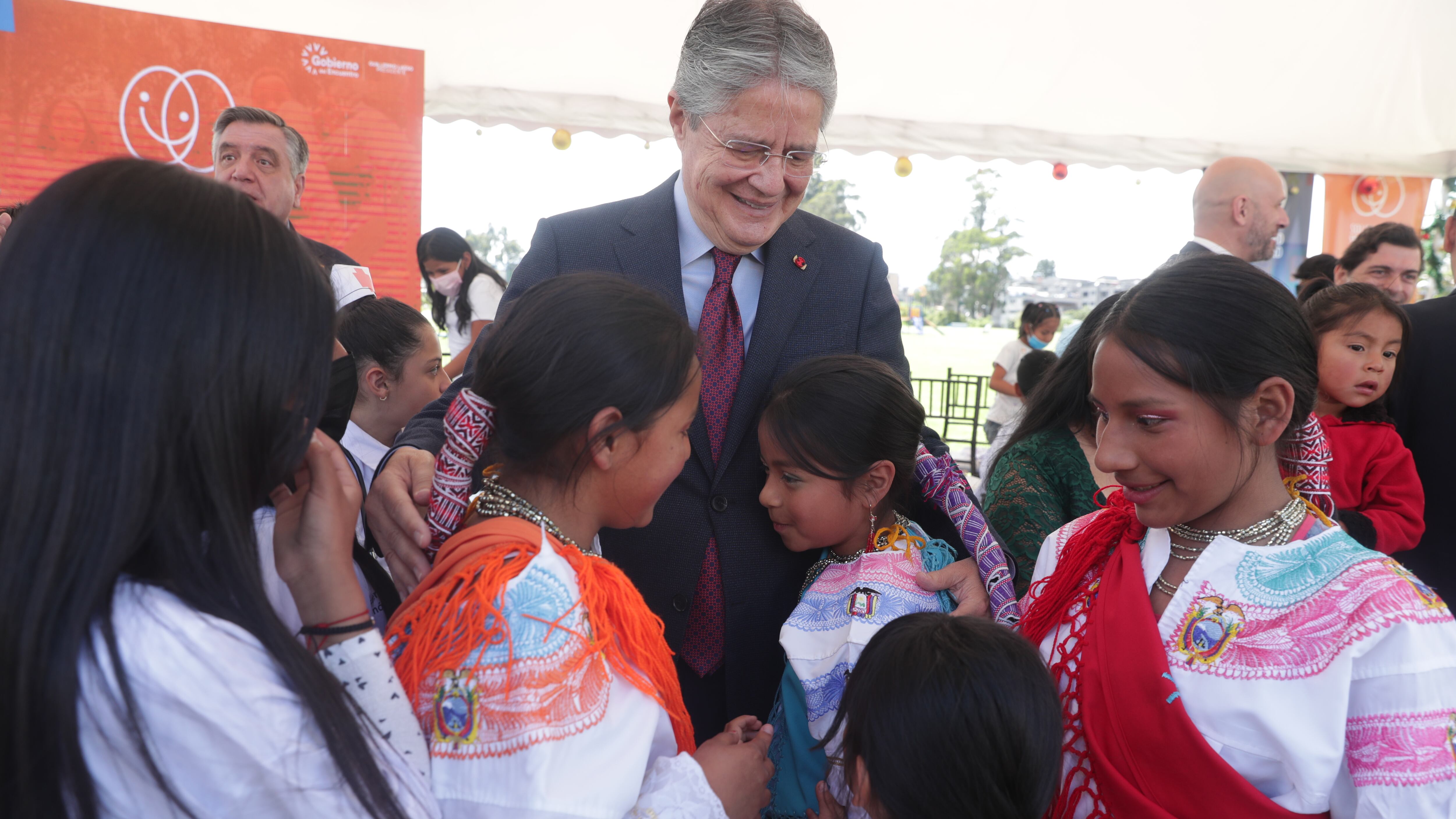 EL GOBIERNO EMPRENDE ACCIONES PARA ERRADICAR EL TRABAJO INFANTIL Y LA MENDICIDAD