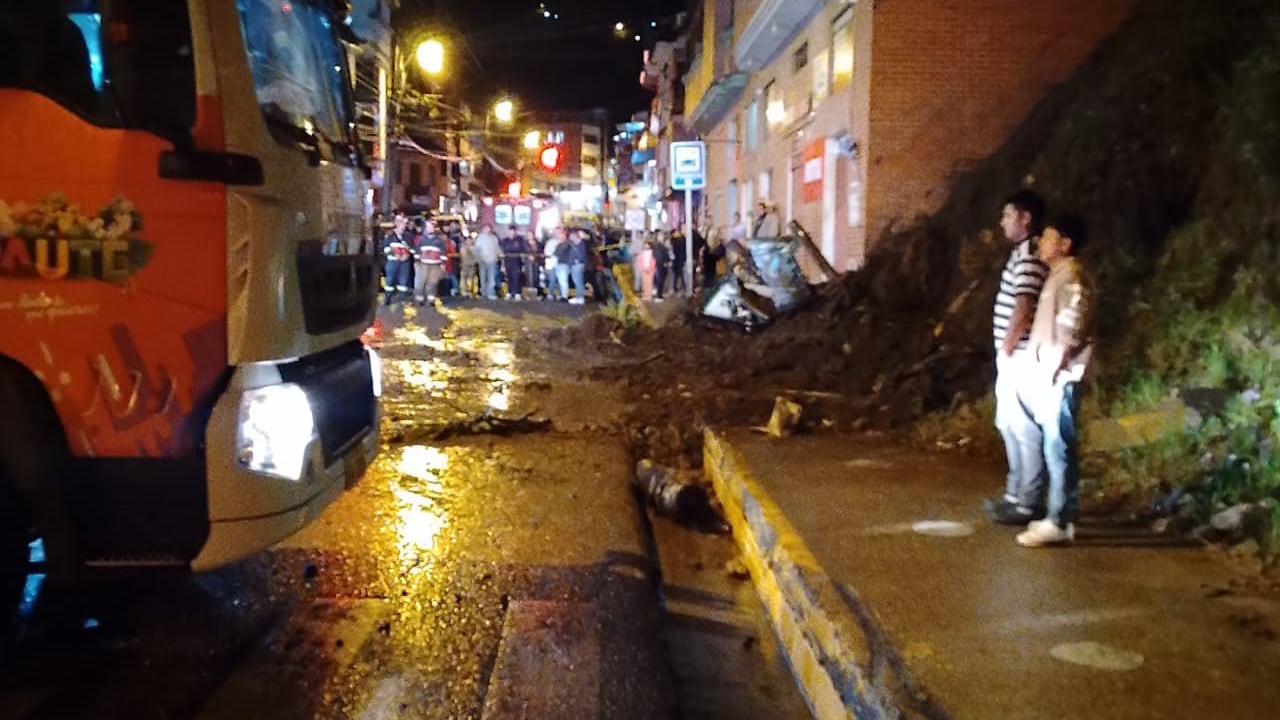 Adulto mayor falleció tras quedar sepultado por un deslave en Azuay - Fuente: @ECU911Austro