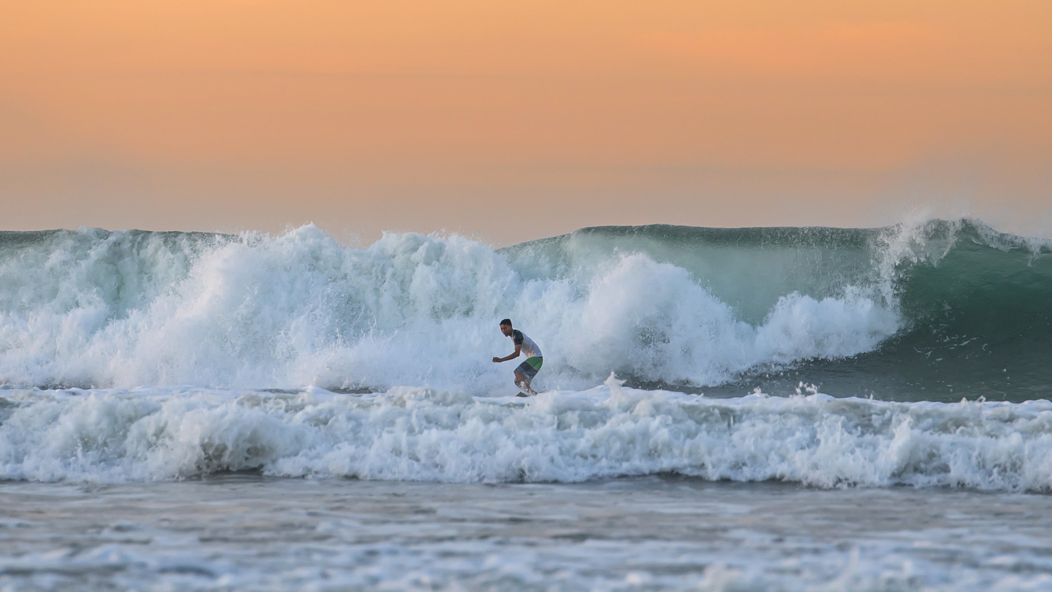 Manta, 13 de febrero del 2026. Ambiente en la ciudad de Manta, provincia de Manabí, previo al feriado de carnaval, en el cual se espera una gran afluencia de turistas. API FOTO / ARIEL OCHOA
