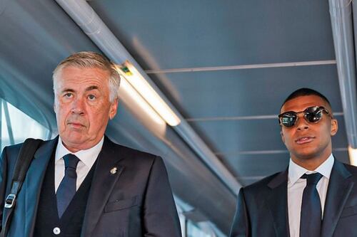 Costo del traje que usa Mbappé con el Real Madrid antes de medirse al Atalanta