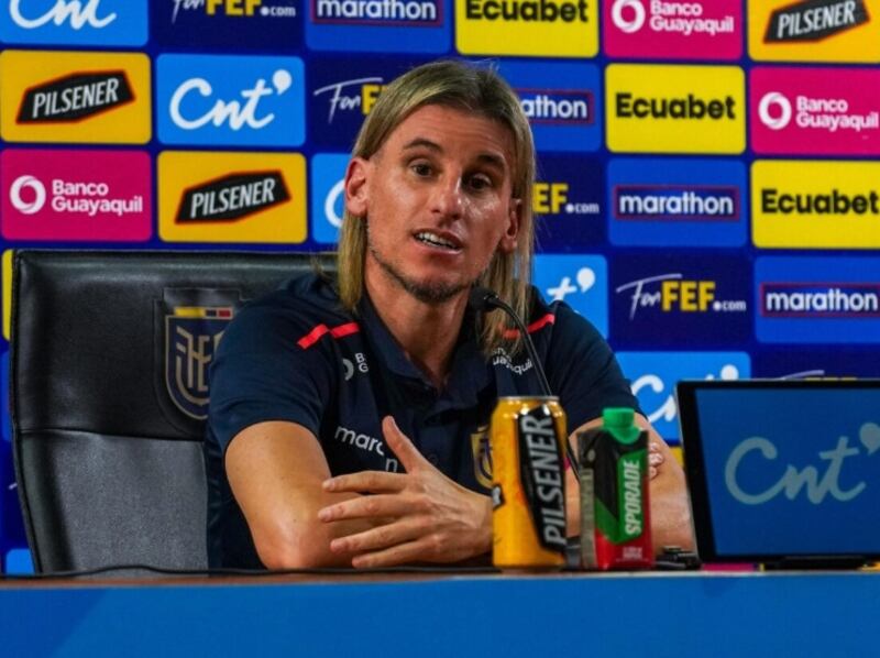 Entrenador de la selección adulta de Ecuador.