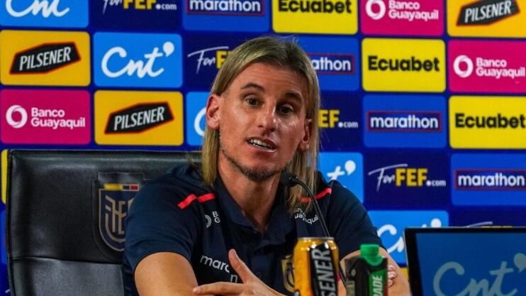 Entrenador de la selección adulta de Ecuador.
