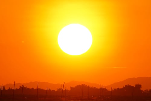 El Anticiclón del Pacífico dispara la temperatura en Guayaquil y calienta hasta el agua
