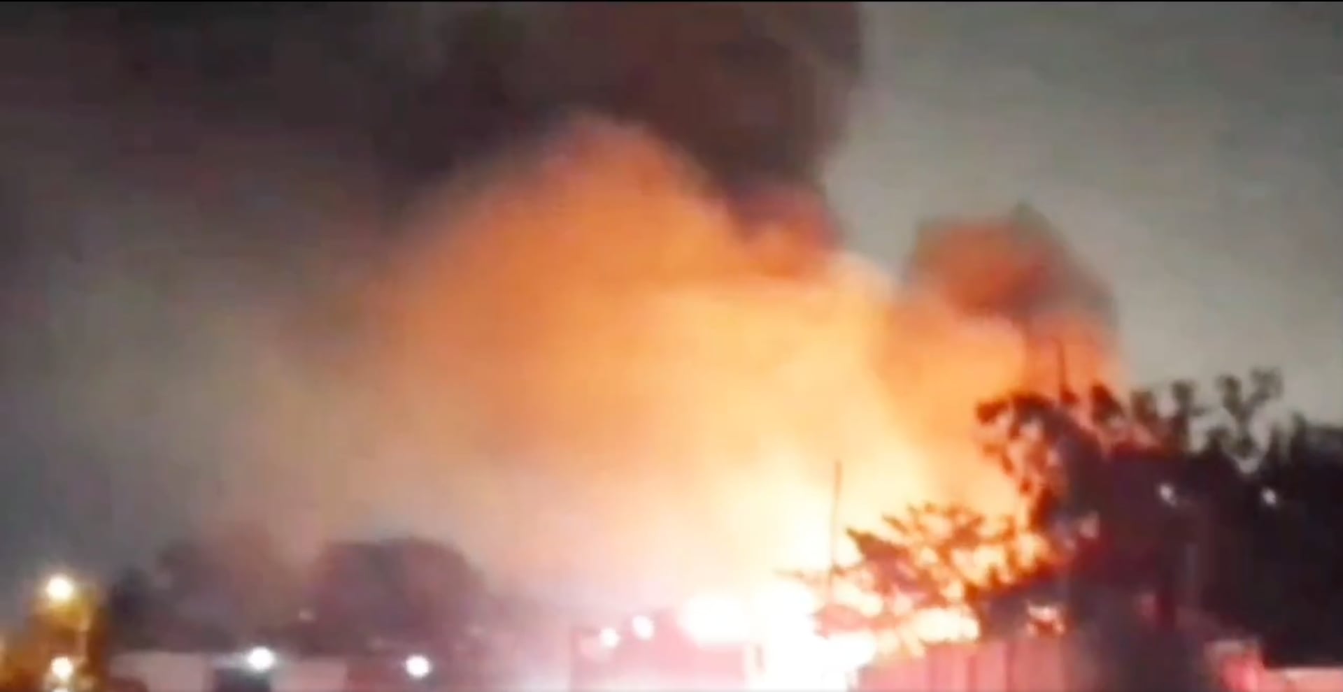 Incendio devasta viviendas de familia en cooperativa de Guayaquil