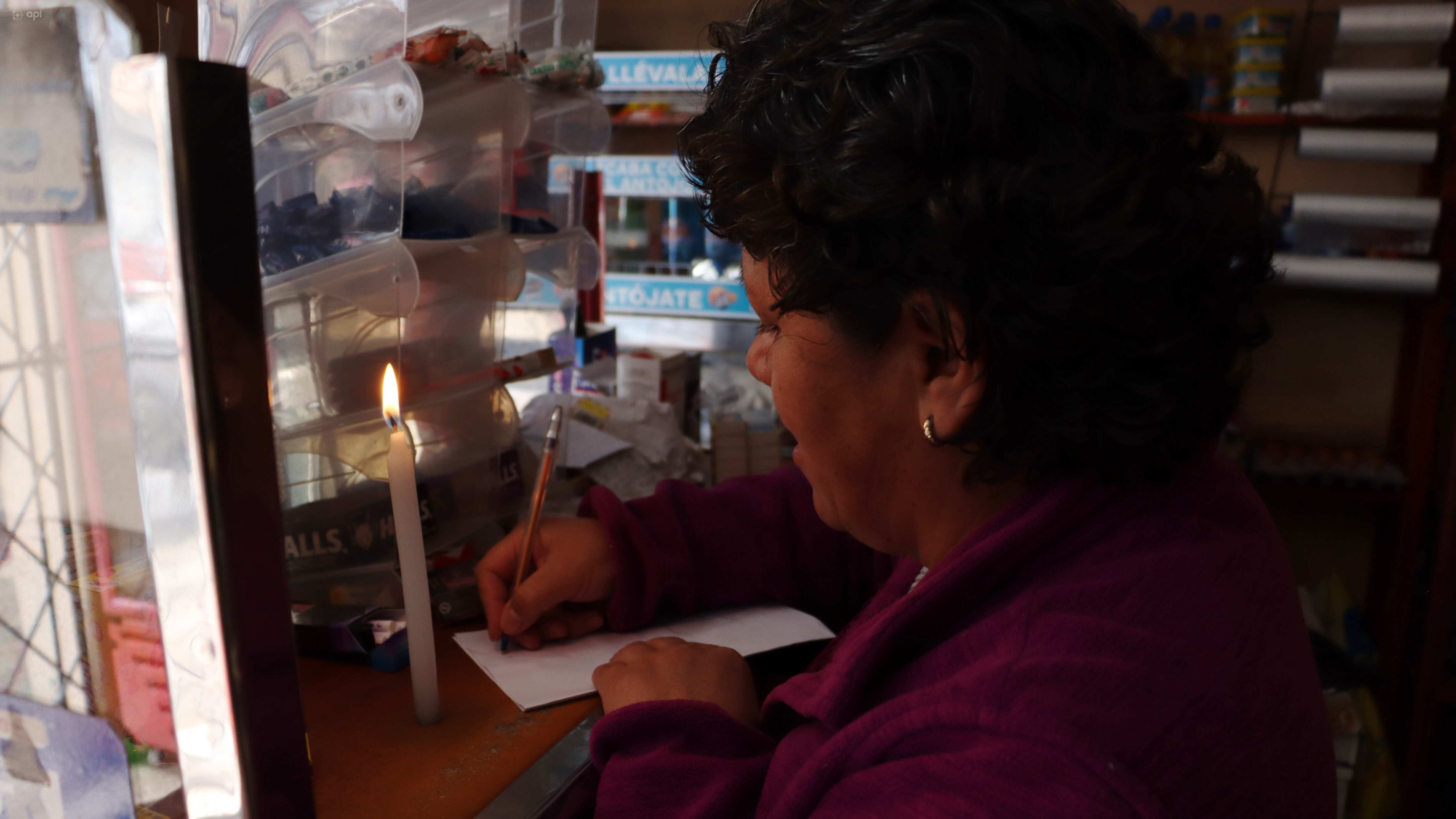 Quito, viernes 27 de octubre del 2023
Inicio de apagones y racionamiento de energía eléctrica en distintos sectores del país.