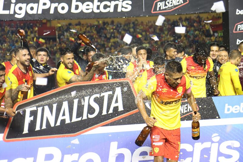 Aucas festeja contra Gualaceo