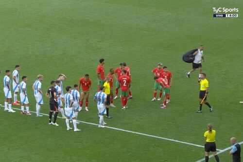 Papelón olímpico: VAR le anuló gol a Argentina tras dos horas en París 2024