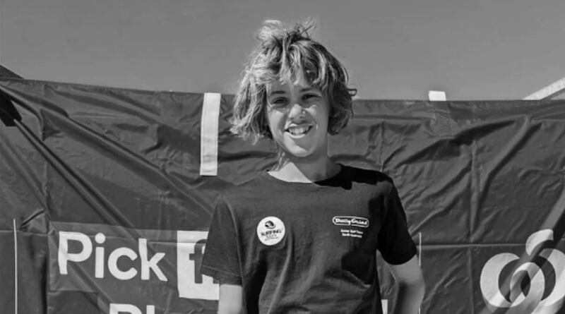 Joven promesa del surf murió desangrado tras el ataque de un tiburón mientras realizaba el deporte.