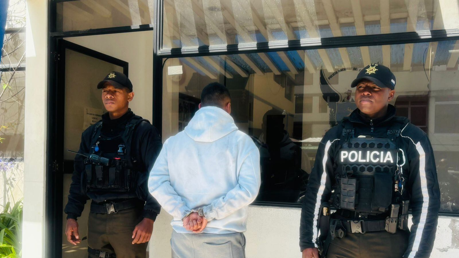 Persecución en el norte de Quito termina con la captura de un hombre armado