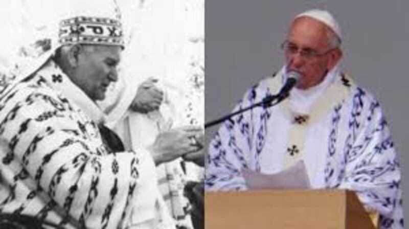 San Juan Pablo II durante su visita a Ecuador en 1985 también contó con una casulla y estola como la de Francisco