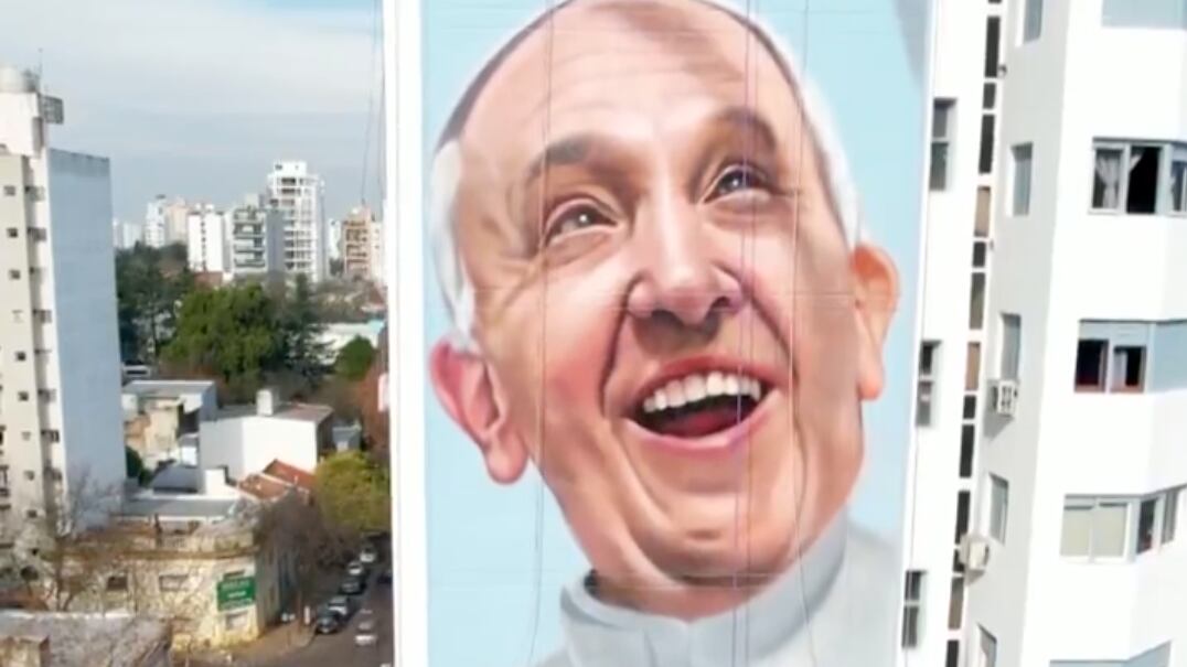Argentina pinta el mural más grande del mundo en honor al papa Francisco - Fuente: Video de X