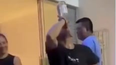 VIDEO: Hombre termina en urgencias tras reto de beber de un solo trago una botella de ron - Fuente: Video de X