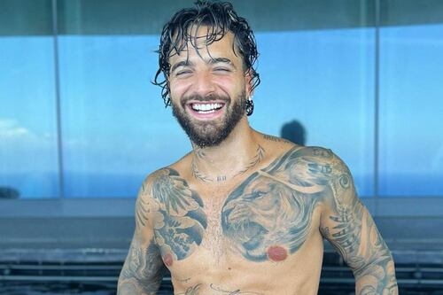 Sustos que dan gusto: Maluma se fue a surfear, pero unos ‘amiguitos’ marinos lo sorprendieron