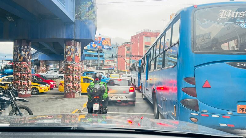 Caos vehicular en Quito debido al apagón nacional este 19 de junio