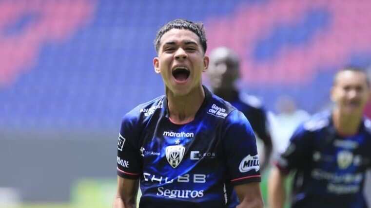 Kendry Páez con el IDV