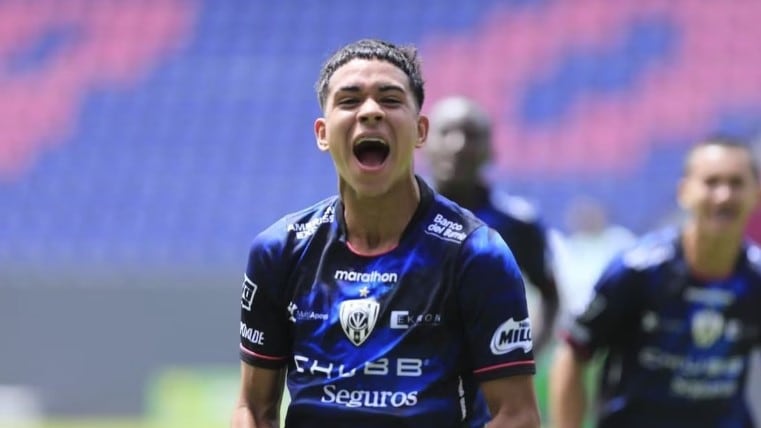 Kendry Páez con el IDV