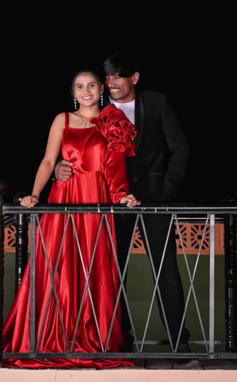 El hombre considerado más guapo de la India se casó con su mejor amiga de la infancia