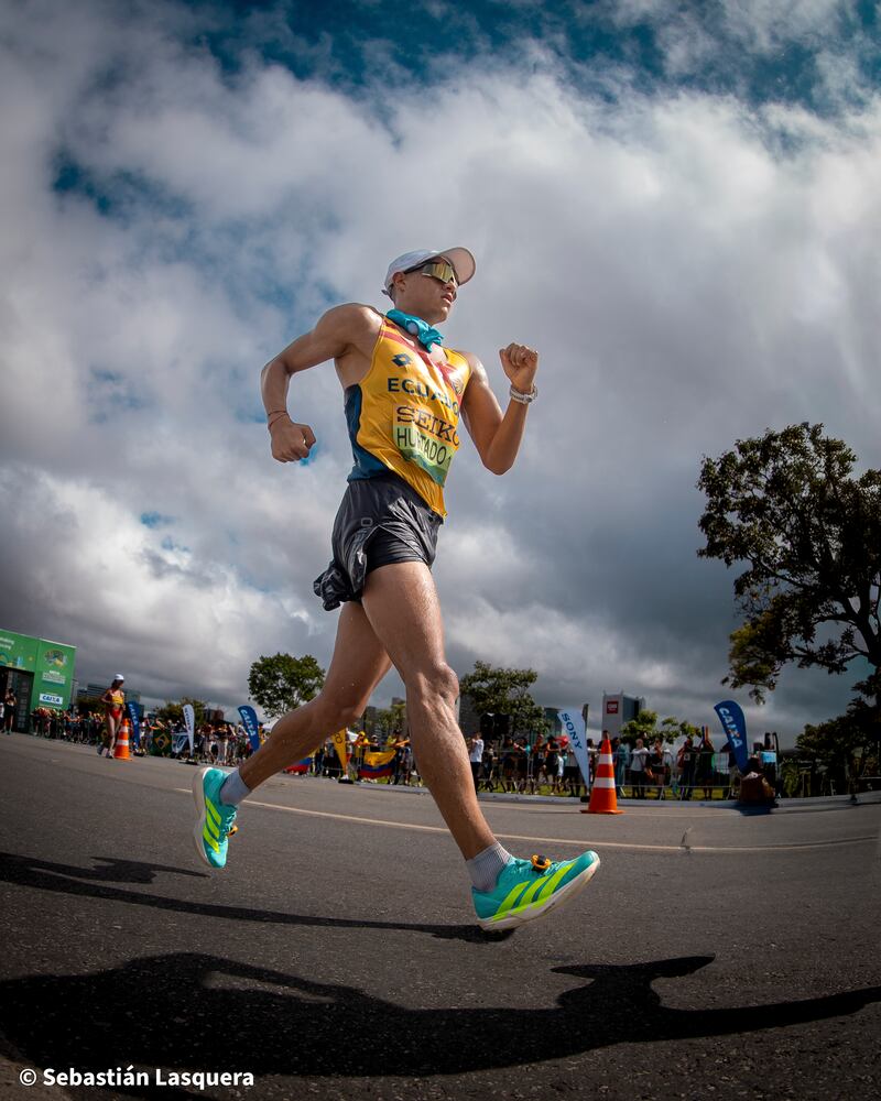 David Hurtado en plena lucha en la Maratón de 42 Kms. en el Mundial de Marcha.