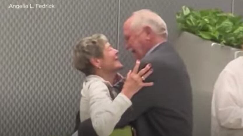 Pareja, después de décadas, vuelven a reencontrarse