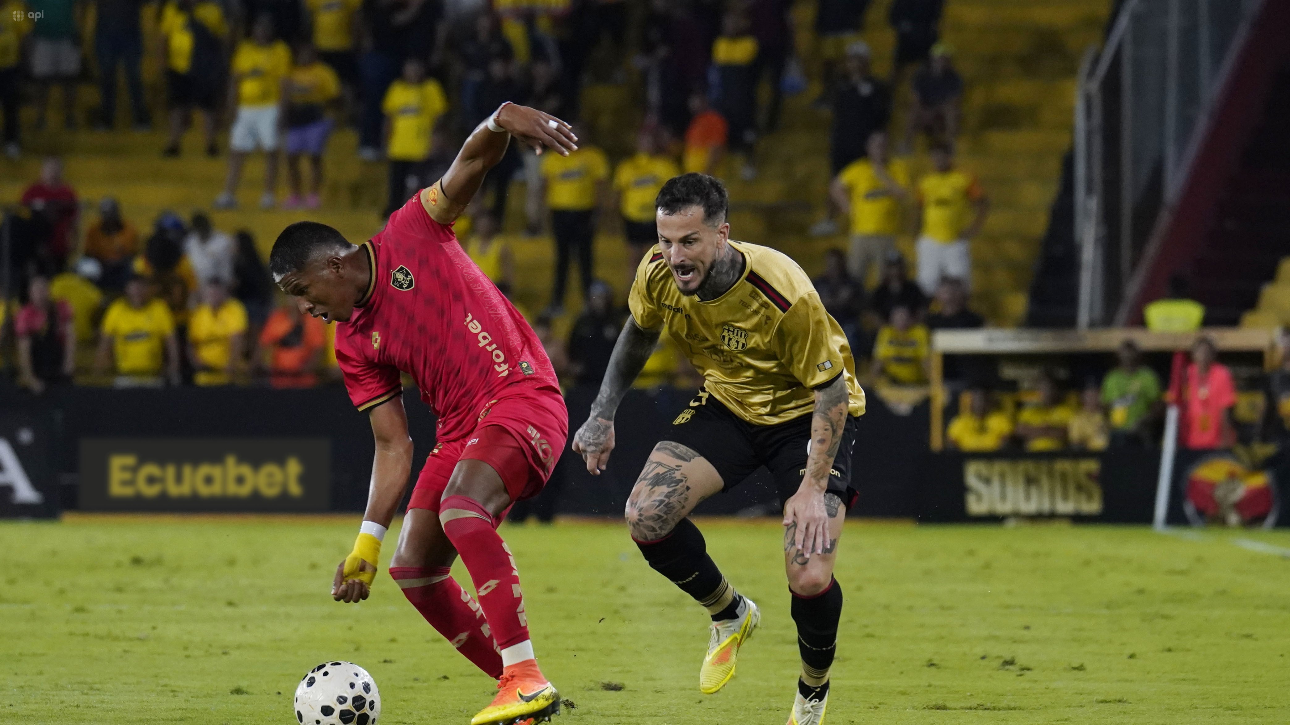 Guayaquil, sábado 16 de mayo del 2026
En el estadio Banco Pichincha, Barcelona se enfrenta a Aucas por la fecha #14 de la LigaEcuabet.
Fotos: César Muñoz/API