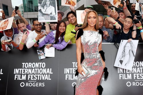 Jennifer López hace primera presentación sin Ben Affleck y arrasa en Toronto