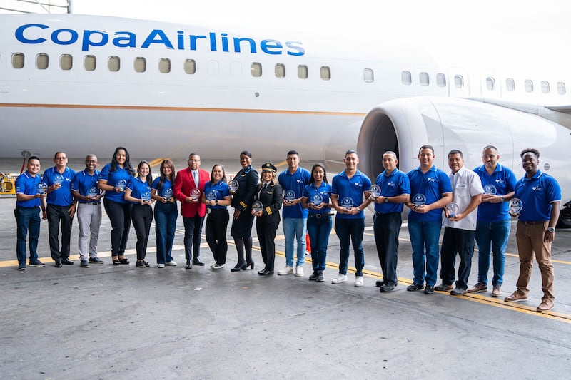 Colaboradores de Copa Airlines recibieron un reconocimiento a la excelencia.