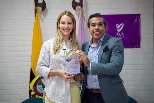 Lavinia Valbonesi recibe reconocimiento de la Cámara de Comercio de Machala por su compromiso con la formación y desarrollo de las mujeres ecuatorianas