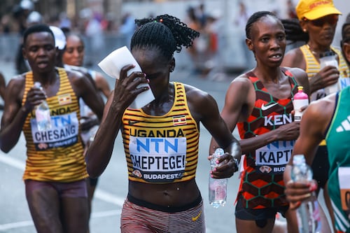 Lo que se sabe de la muerte de Rebecca Cheptegei, la atleta olímpica a la que su novio roció con gasolina y la quemó