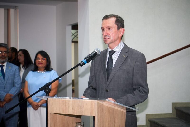 Santiago Acosta, rector de la UTPL