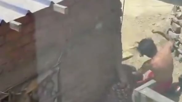 Hombre golpeo brutalmente a su propia madre