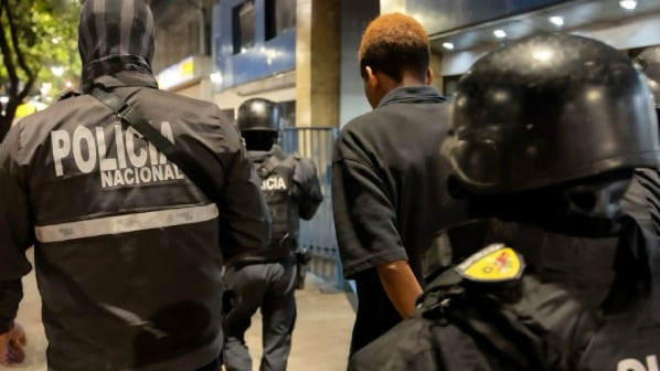 Estaría detrás del robo y la muerte de un taxista en e sur de Quito: procesan a presunto sicario de “Los Lobos”