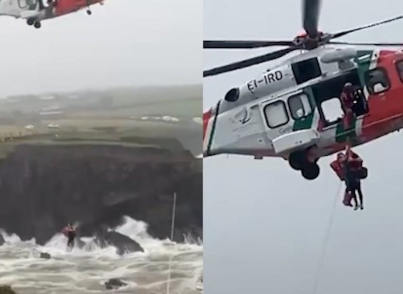 Helicóptero de la Guardia Costera rescata a los tripulantes del pesquero encallado en la bahía de Dingle, Irlanda.