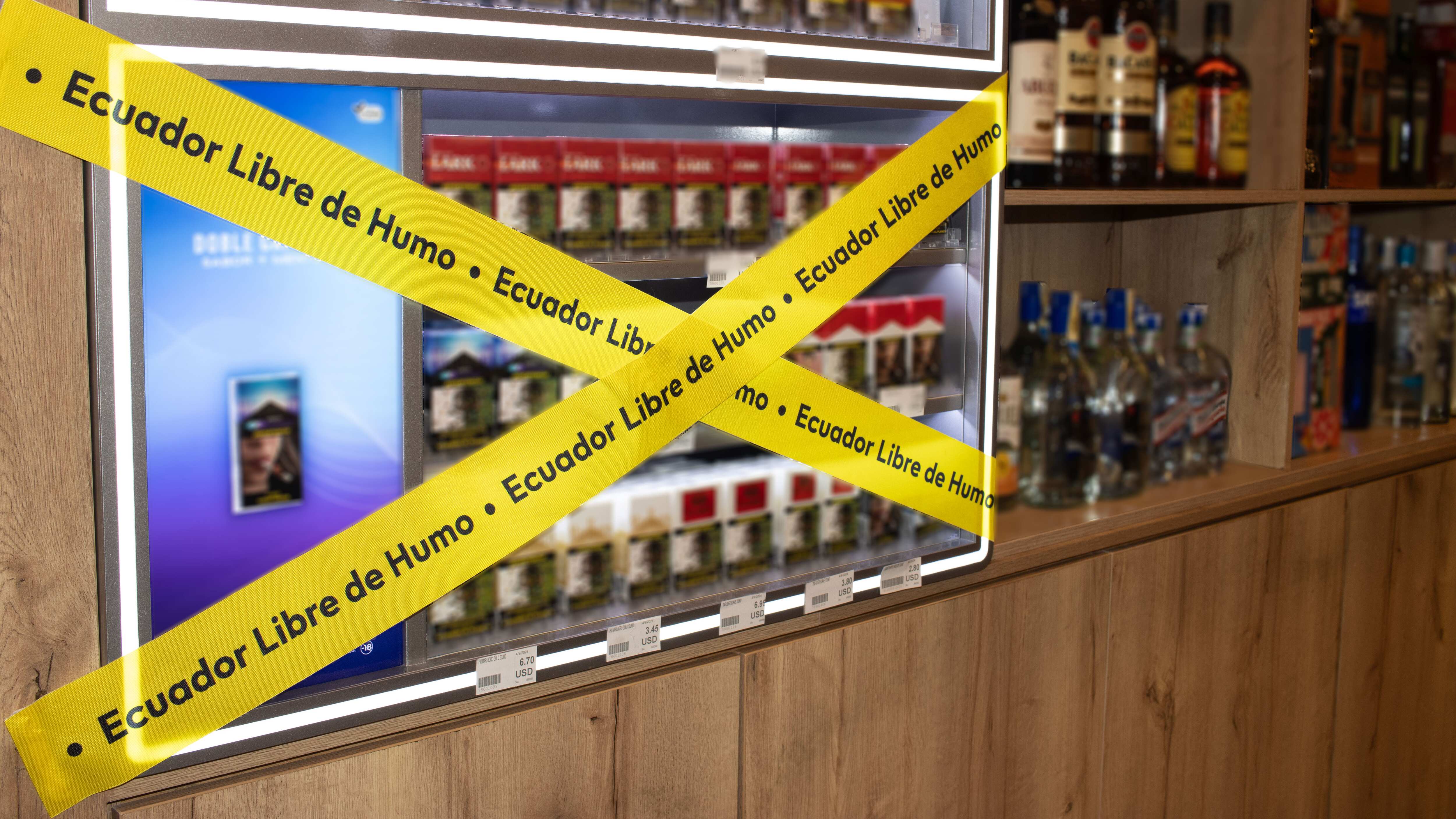 Bloquean por 24 horas la venta de cigarrillos en Ecuador