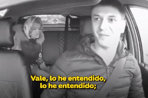VIDEO: Pasajera amenaza a taxista con machete para que cambie la música