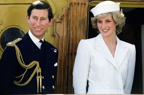 Esta actriz “agredió” al Príncipe Carlos cuando era niña