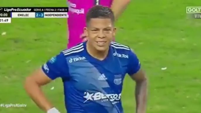 Marlon Mejía vs Marco Angulo en el partido jugado en el Capwell